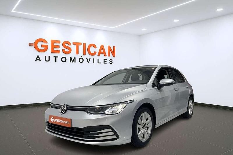 Usado VW Golf VIII Life 110 CV (80 kW) 2021 Gris Utilitario