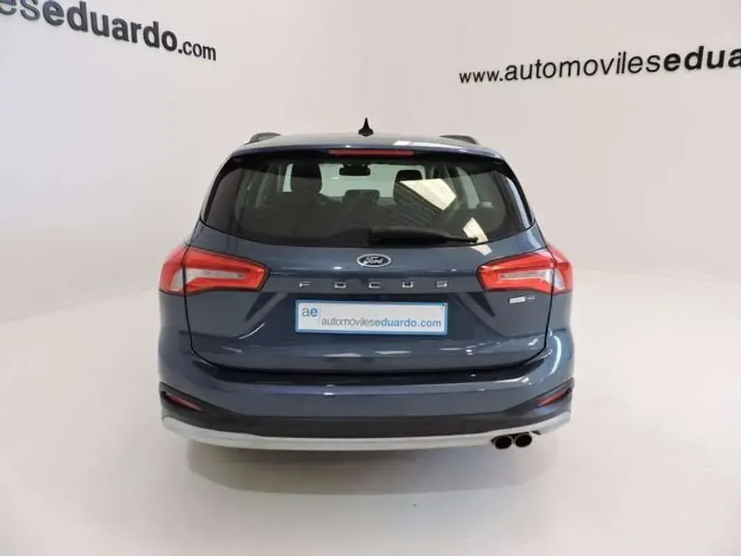 Usado Ford Focus Active 125 CV (91 kW) 2022 Azul Familiar
