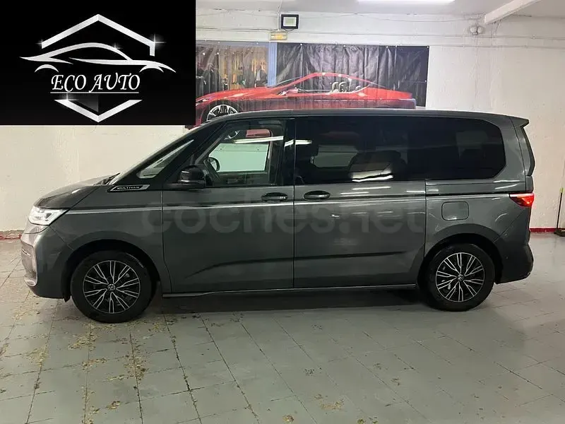 Usado VW Multivan Style 150 CV (110 kW) 2025 Gris / plata Monovolumen