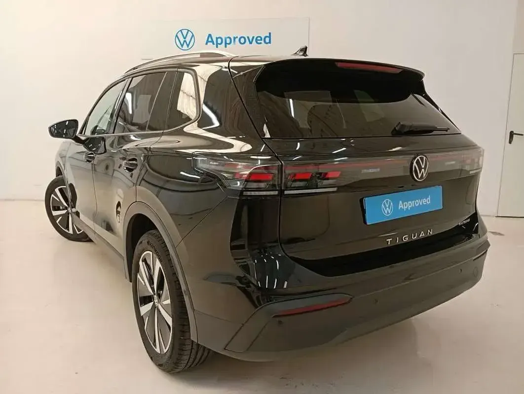 Usado VW Tiguan 204 CV (150 kW) 2025 Negro SUV