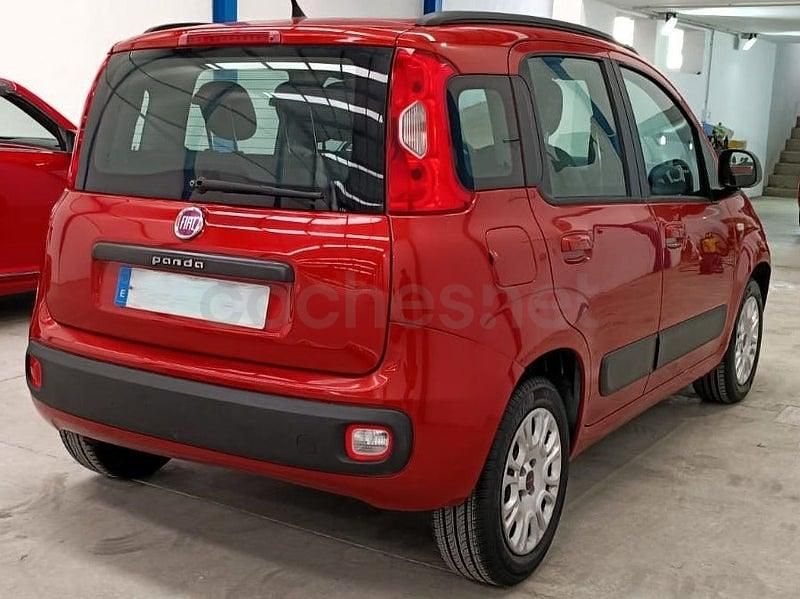 Usado Fiat Panda 69 CV (50 kW) 2016 Granate Utilitario
