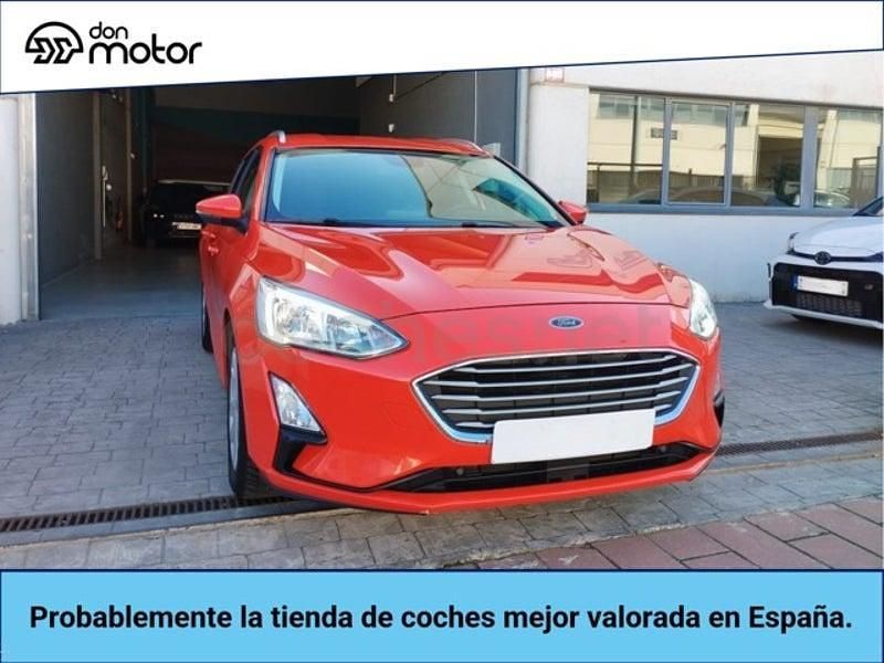 Usado Ford Focus Trend 120 CV (88 kW) 2019 Rojo Familiar