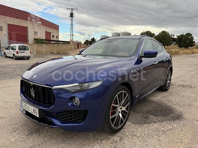 Azul Usado 2018 Maserati Levante SUV | 37.990 € (Buen precio) - Imagen 1/4