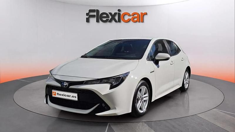 Usado Toyota Corolla Active 122 CV (89 kW) 2020 Blanco Berlina
