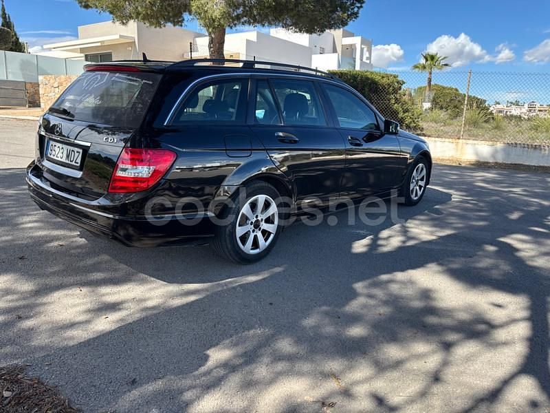 Usado Mercedes C200 Avantgarde 136 CV (100 kW) 2012 Negro Familiar