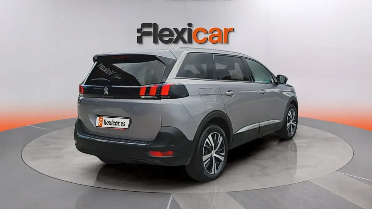 Usado Peugeot 5008 Active 131 CV (96 kW) 2019 Gris SUV