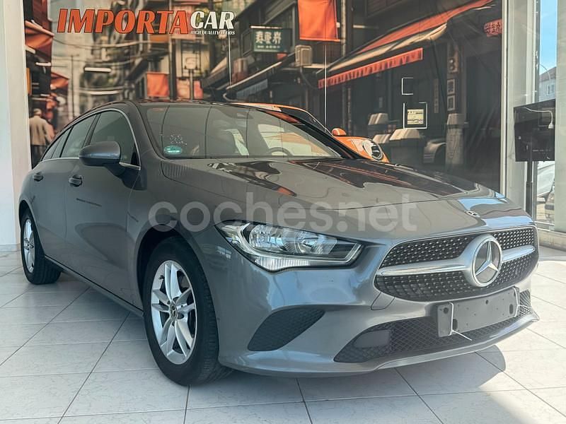 Gris / plata Usado 2020 Mercedes CLA200 Shooting Brake Familiar | 16.490 € (Precio justo) - Imagen 1/4