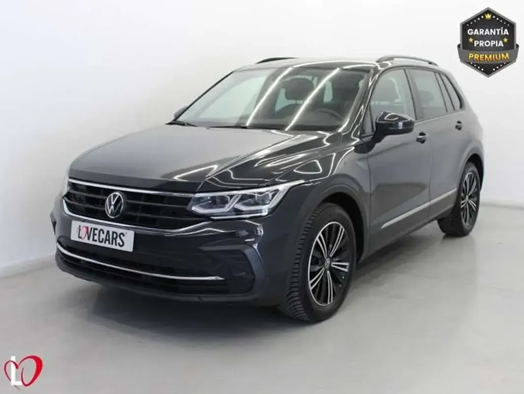Usado VW Tiguan Life 150 CV (110 kW) 2022 Gris SUV