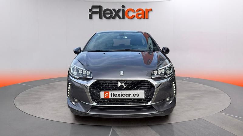 Usado DS Automobiles DS3 Style 110 CV (80 kW) 2018 Gris Berlina