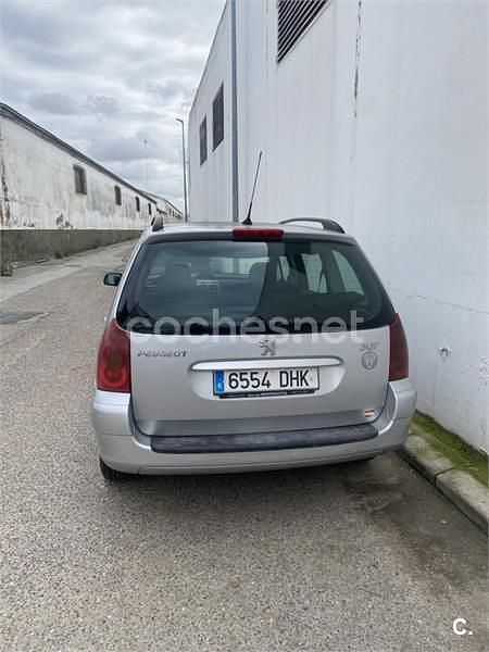 Usado Peugeot 307 110 CV (80 kW) 2005 Gris / plata Familiar