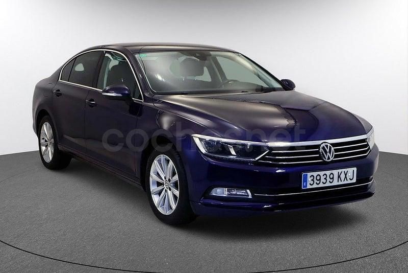Usado VW Passat Advance 120 CV (88 kW) 2019 Azul Berlina