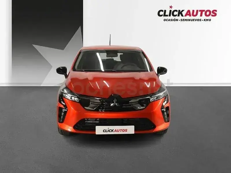 Usado Mitsubishi Colt Motion 90 CV (66 kW) 2025 Rojo Utilitario