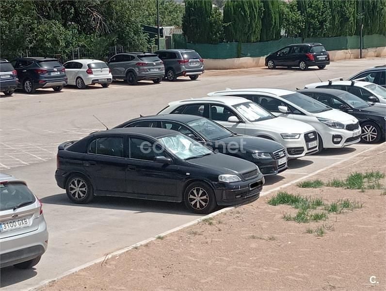 Usado Opel Astra Club 75 CV (55 kW) 2003 Azul Berlina