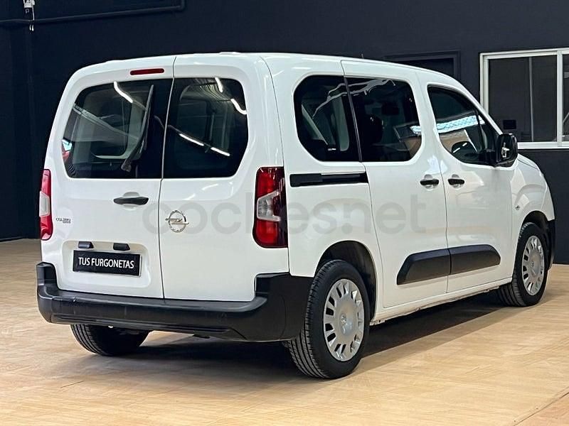 Usado Opel Combo Life 102 CV (75 kW) 2021 Blanco Monovolumen