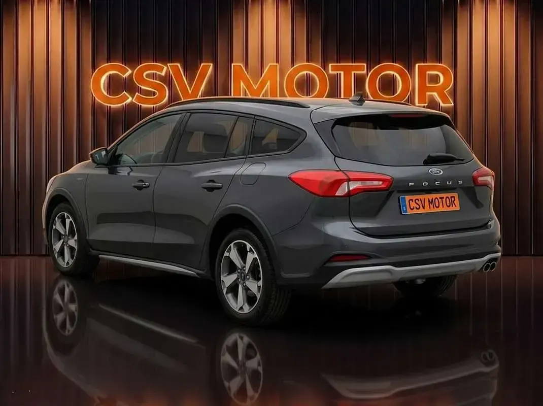 Usado Ford Focus Active 155 CV (114 kW) 2024 Negro Utilitario