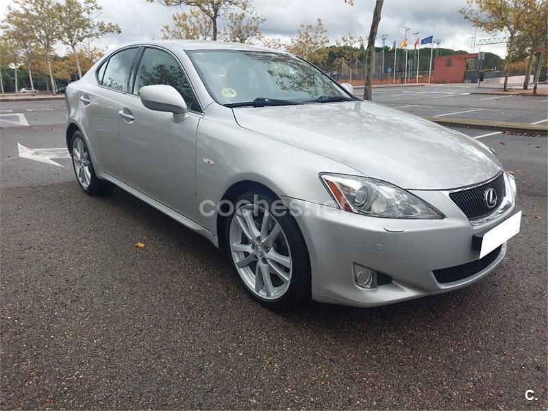 Usado Lexus IS220d 177 CV (130 kW) 2008 Gris / plata Berlina