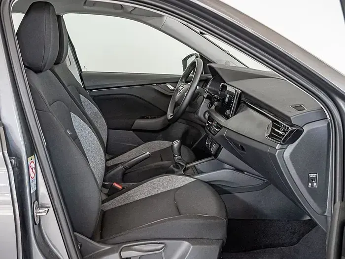 Usado Skoda Kamiq Essence 95 CV (69 kW) 2024 Gris SUV