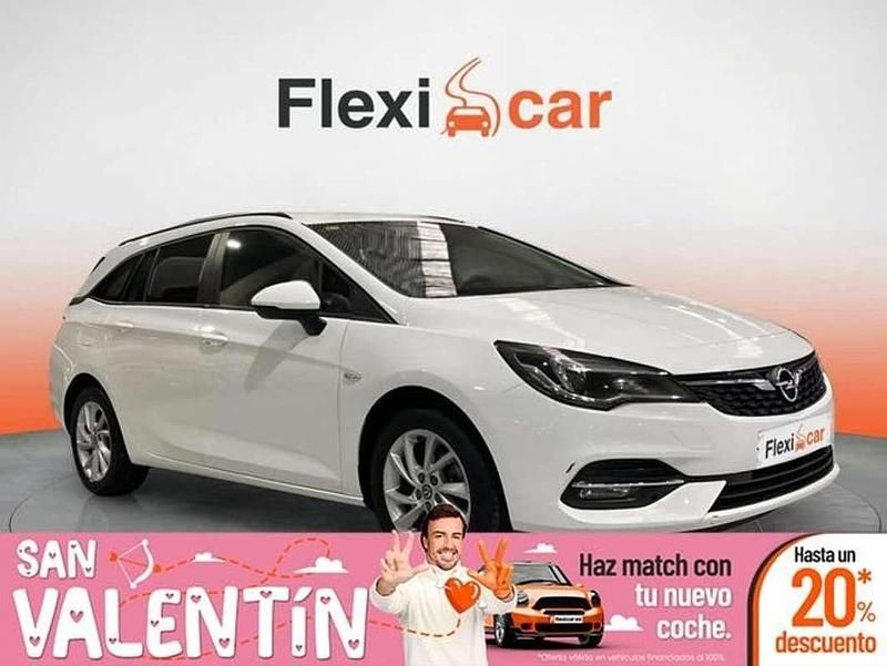 Usado Opel Astra 106 CV (77 kW) 2020 Blanco Familiar