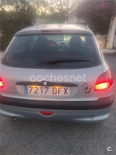 Begagnad Peugeot 206 70 HK (51 kW) 2005 Grå Sedan