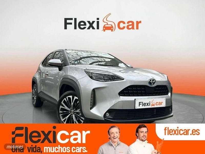 Gris Usado 2023 Toyota Yaris Hybrid SUV | 24.990 € (Caro) - Imagen 1/4