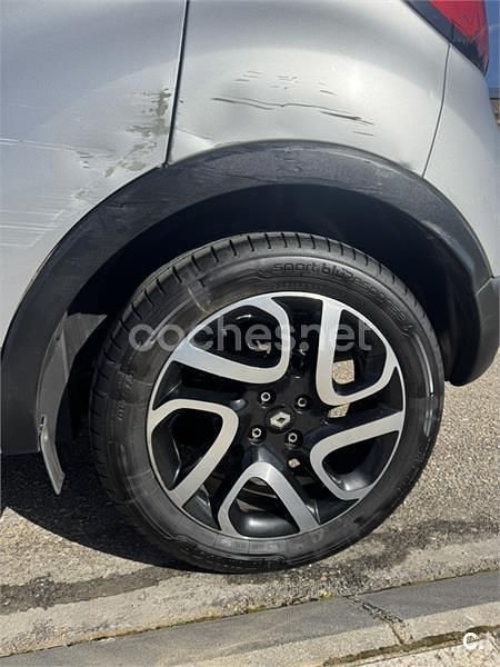 Usado Renault Captur Zen 90 HP (66 kW) 2014 Cinzento SUV