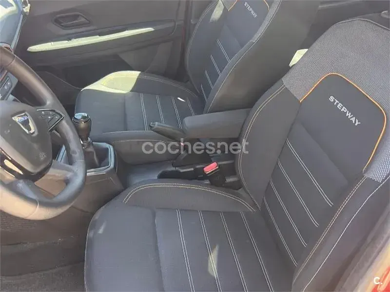 Usado Dacia Sandero Essentiel 100 CV (73 kW) 2021 Rojo Berlina