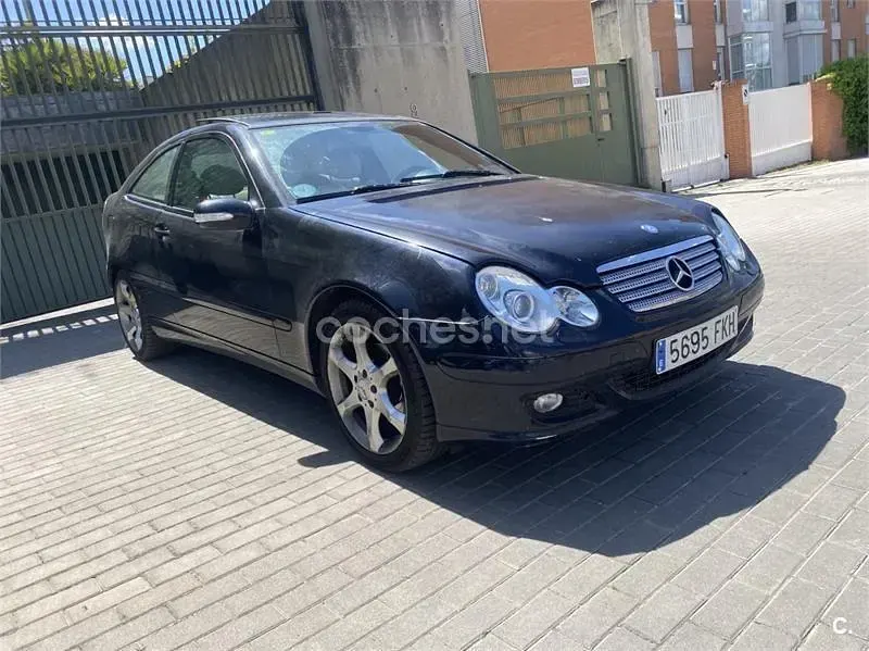 Usado Mercedes C180 Sport Edition 143 CV (105 kW) 2007 Azul Berlina
