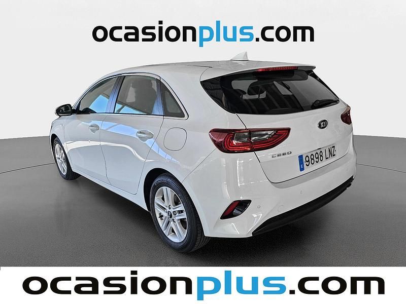 Usado Kia Ceed 100 CV (73 kW) 2021 Blanco Utilitario