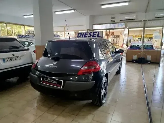 Usado Renault Mégane III Dynamique 106 CV (77 kW) 2008 Negro