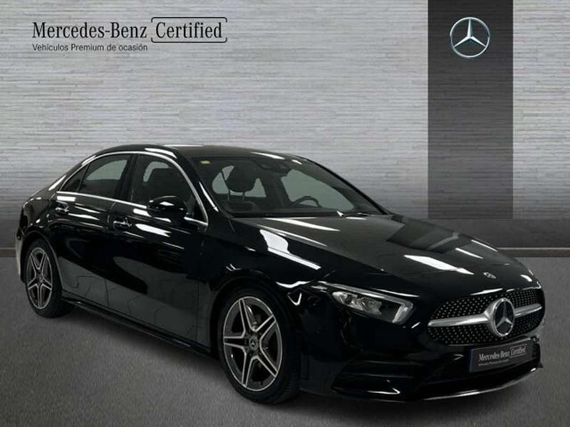 Usado Mercedes A180 116 CV (85 kW) 2019 Negro Berlina