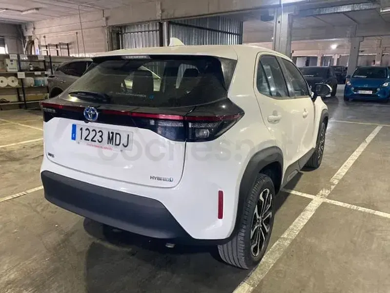 Usado Toyota Yaris Cross Active 116 CV (85 kW) 2023 Blanco SUV
