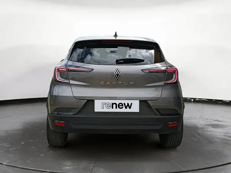 Usado Renault Captur Techno 100 CV (73 kW) 2025 Gris SUV