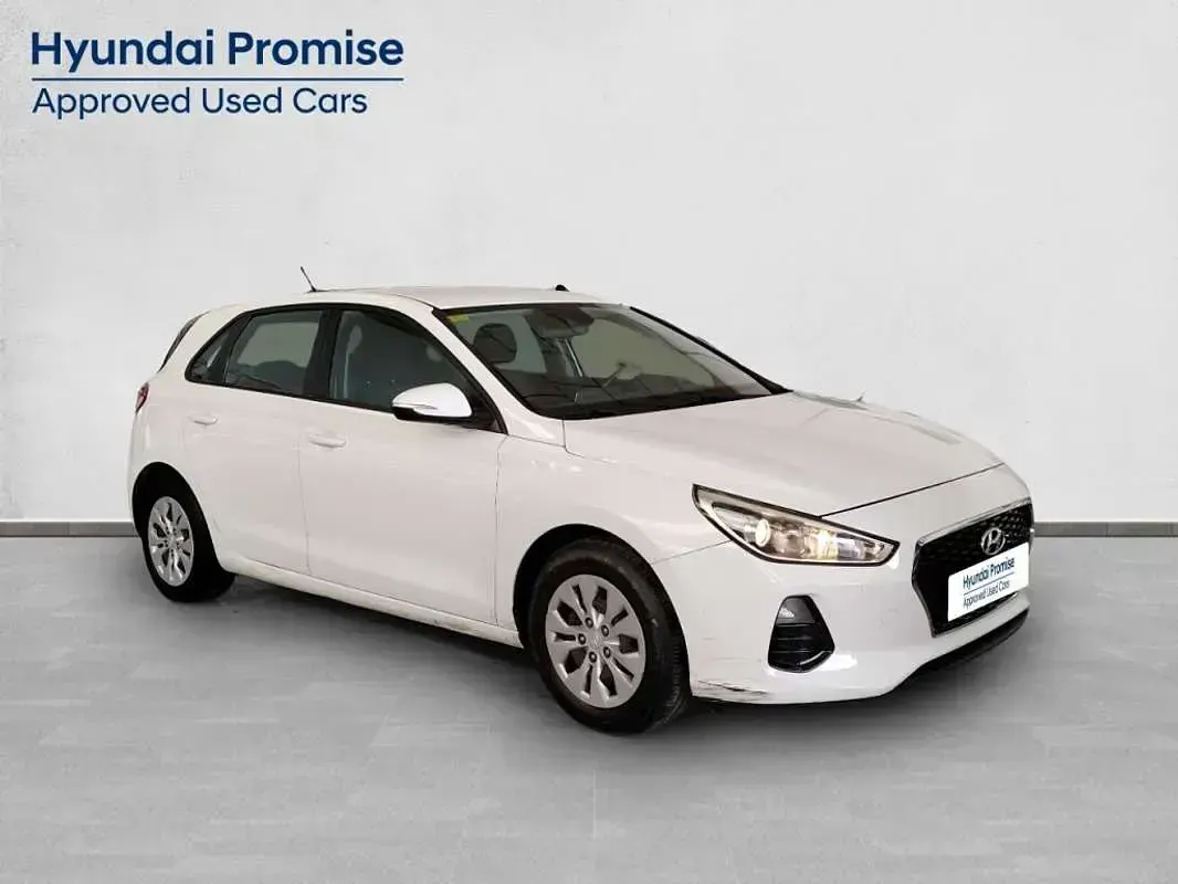 Usado Hyundai i30 120 CV (88 kW) 2018 Blanco Utilitario
