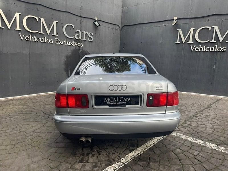 Usado Audi S8 340 CV (250 kW) 1997 Plateado Berlina