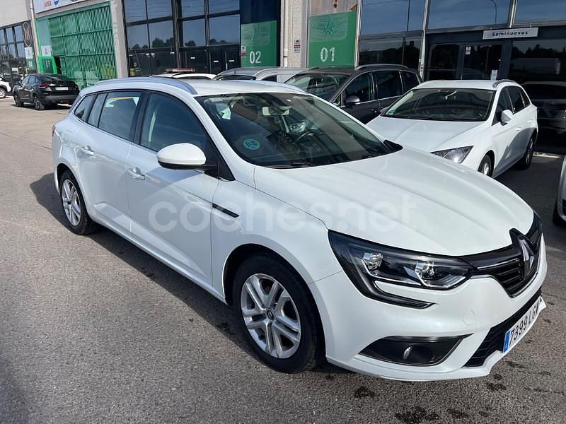 Usado Renault Mégane GrandTour Business 115 CV (84 kW) 2020 Blanco Familiar