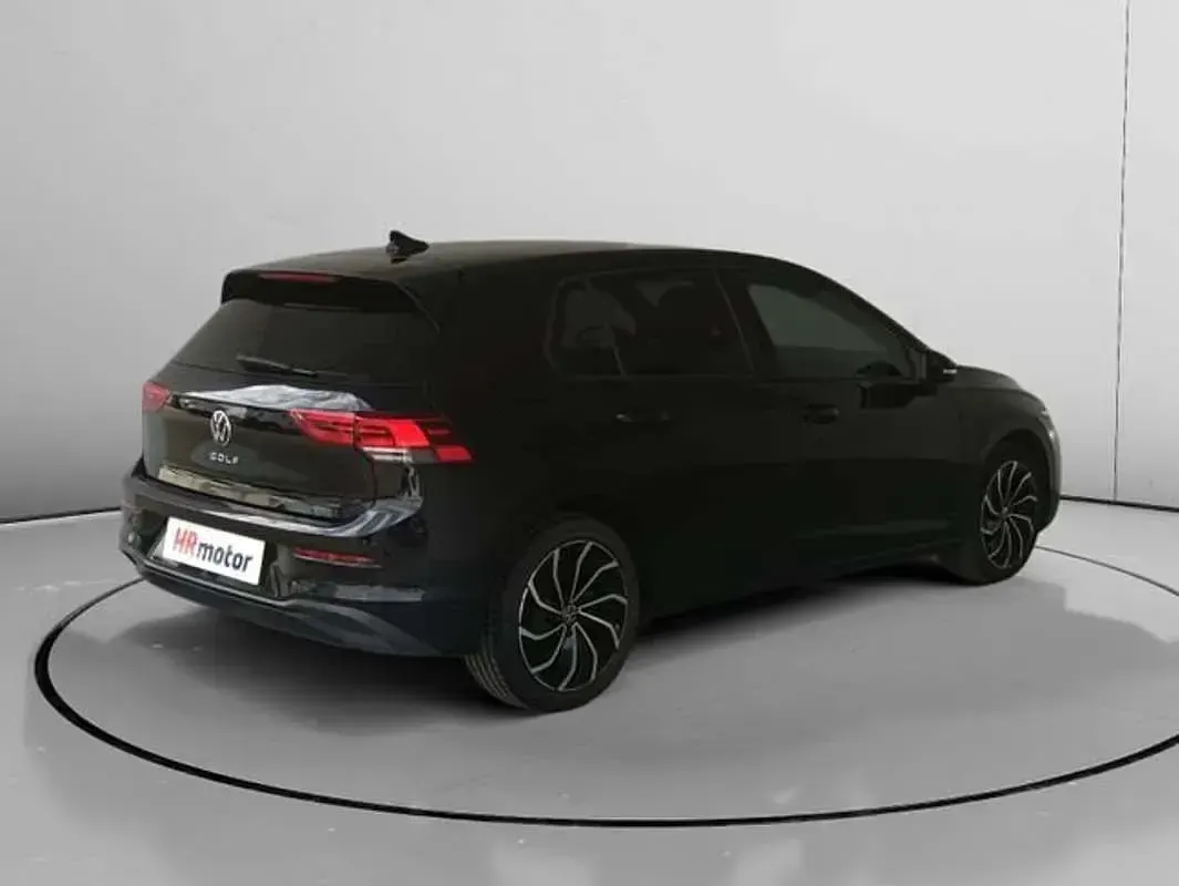 Usado VW Golf VIII Life 150 CV (110 kW) 2022 Negro Utilitario