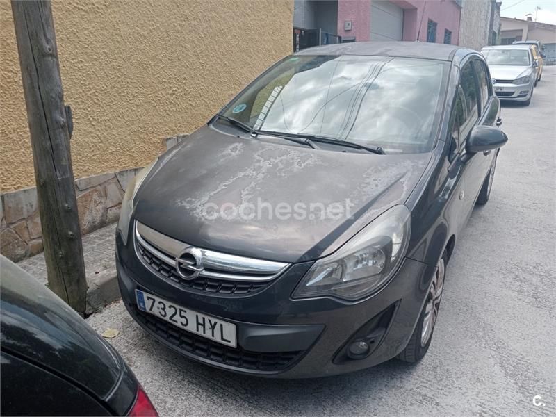Gris / plata Usado 2014 Opel Corsa Selective Berlina | 4900 € (Precio justo) - Imagen 1/4
