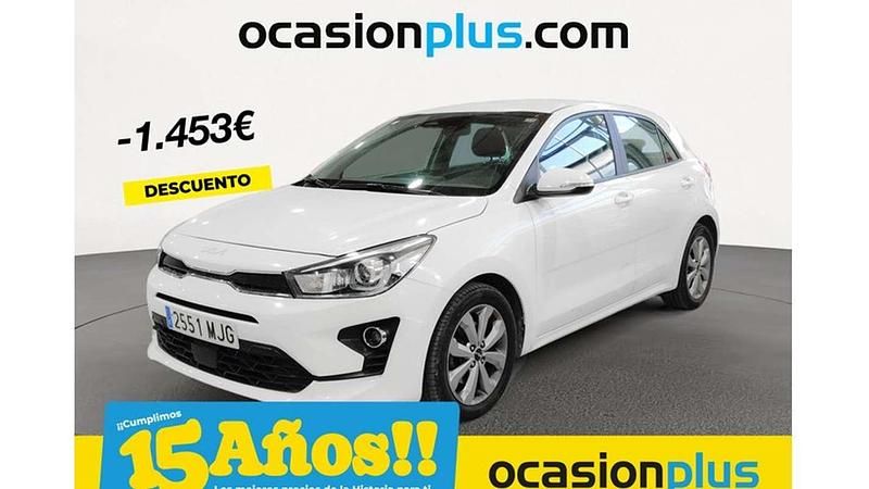 Blanco Usado 2023 Kia Rio Utilitario | 14.537 € (Precio justo) - Imagen 1/4