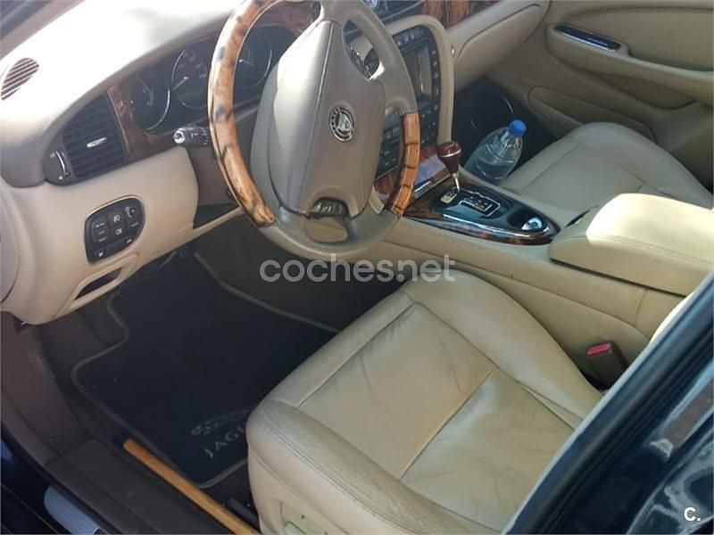 Negro Usado 2007 Jaguar XJ6 Executive Berlina | 7600 € - Imagen 1/3