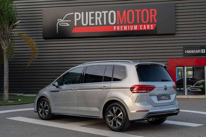 Usado VW Touran Advance 150 CV (110 kW) 2021 Gris / plata Monovolumen