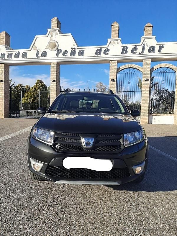 Usado Dacia Sandero Lauréate 90 CV (66 kW) 2016 Negro