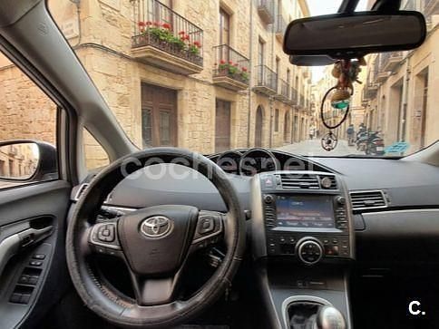 Usado Toyota Verso Advance 112 CV (82 kW) 2016 Gris / plata Monovolumen