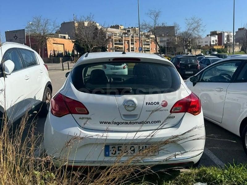 Usado Opel Astra Sportive 110 HP (80 kW) 2012 Branco Sedan