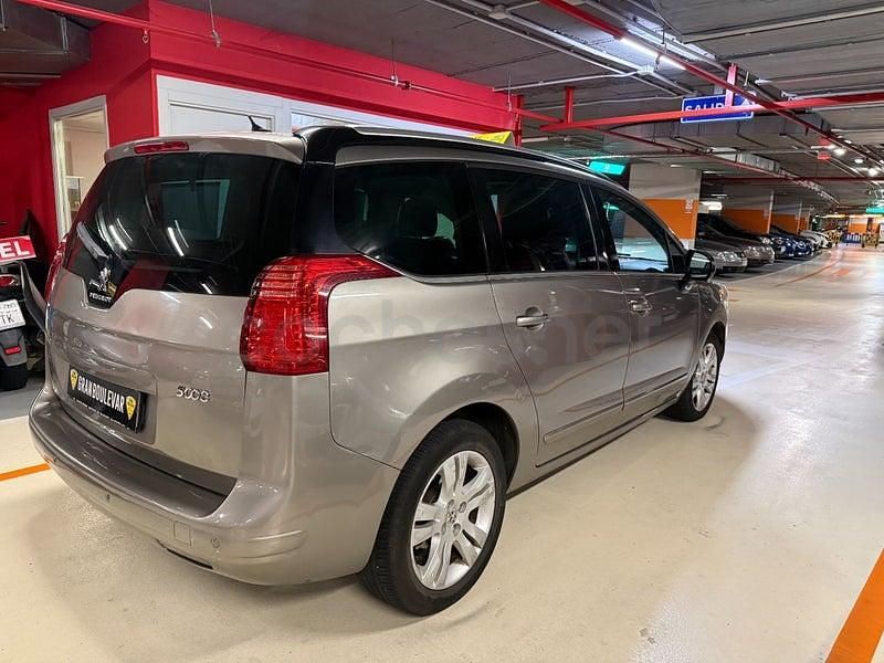 Usado Peugeot 5008 110 CV (80 kW) 2010 Gris / plata Monovolumen