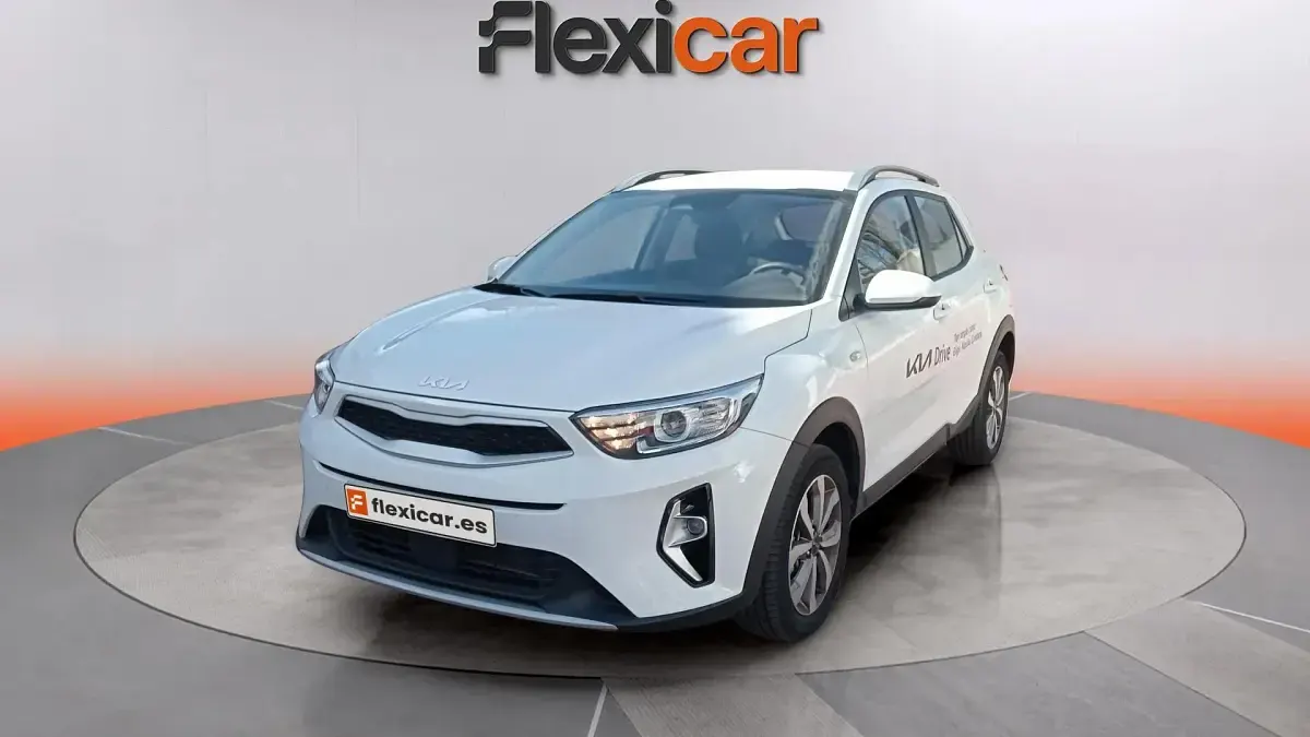 Usado Kia Stonic 84 CV (61 kW) 2024 Blanco SUV