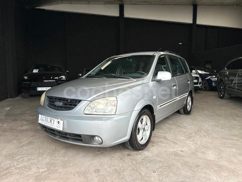 Usado Kia Carens LX 112 CV (82 kW) 2005 Gris / plata Monovolumen