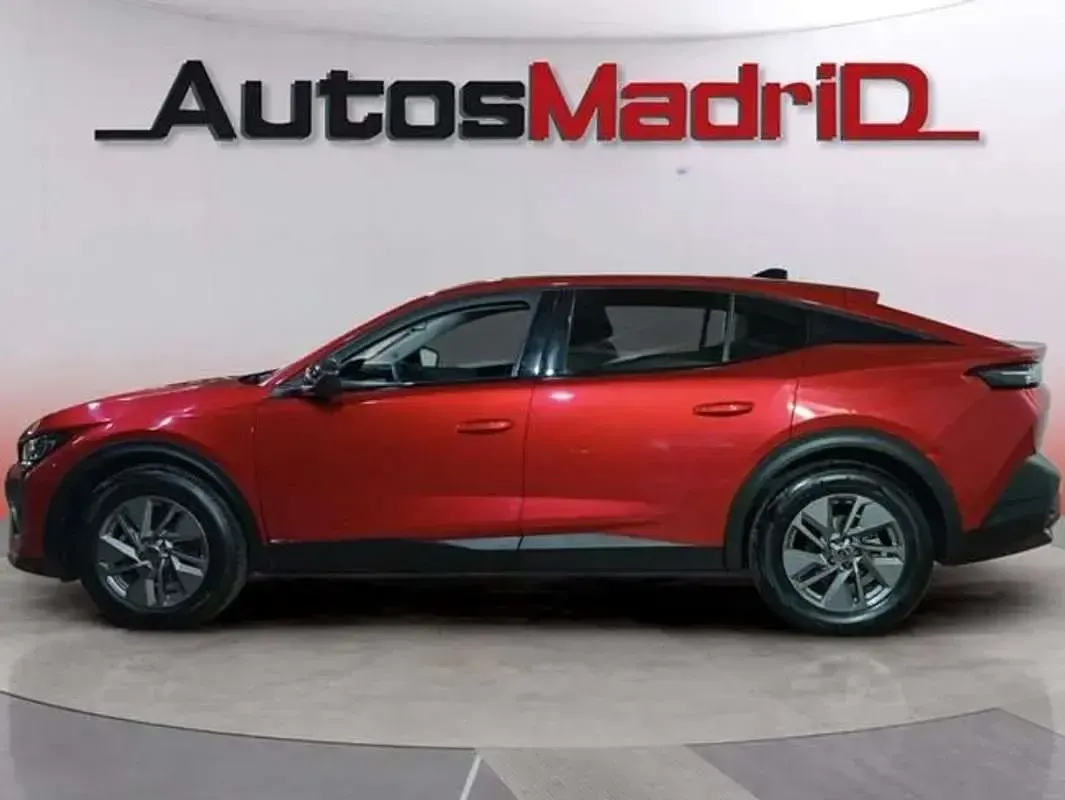 Usado Peugeot 408 Allure 136 CV (100 kW) 2024 Rojo SUV