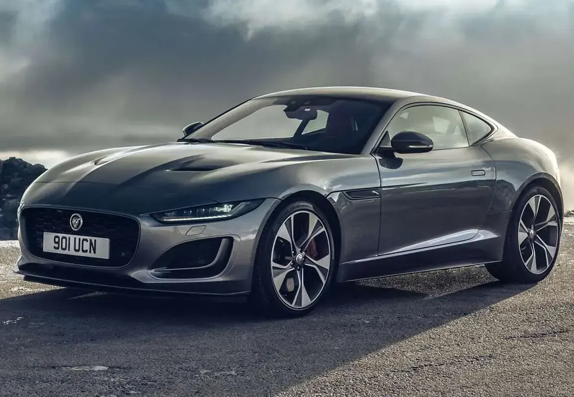 Usado Jaguar F-Type R-Dynamic 300 CV (220 kW) 2021 Gris Coupe