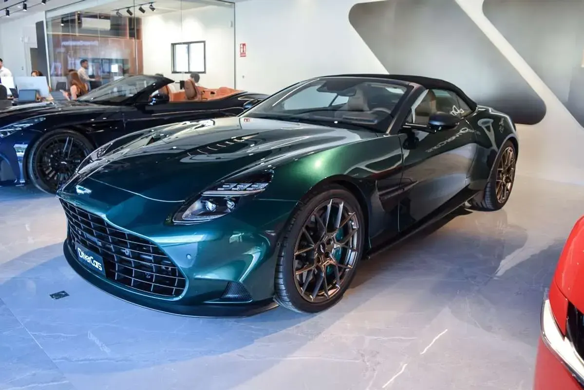 Nuevo Aston Martin Vanquish 835 CV (614 kW) 2026 Verde Coupe