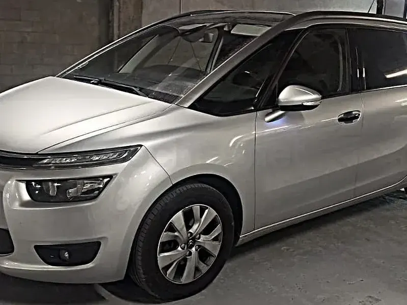 Usado Citroën Grand C4 Picasso Seduction 115 CV (84 kW) 2014 Gris / plata Monovolumen